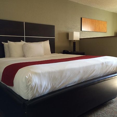 Ramada By Wyndham Albuquerque East Hotel Kültér fotó