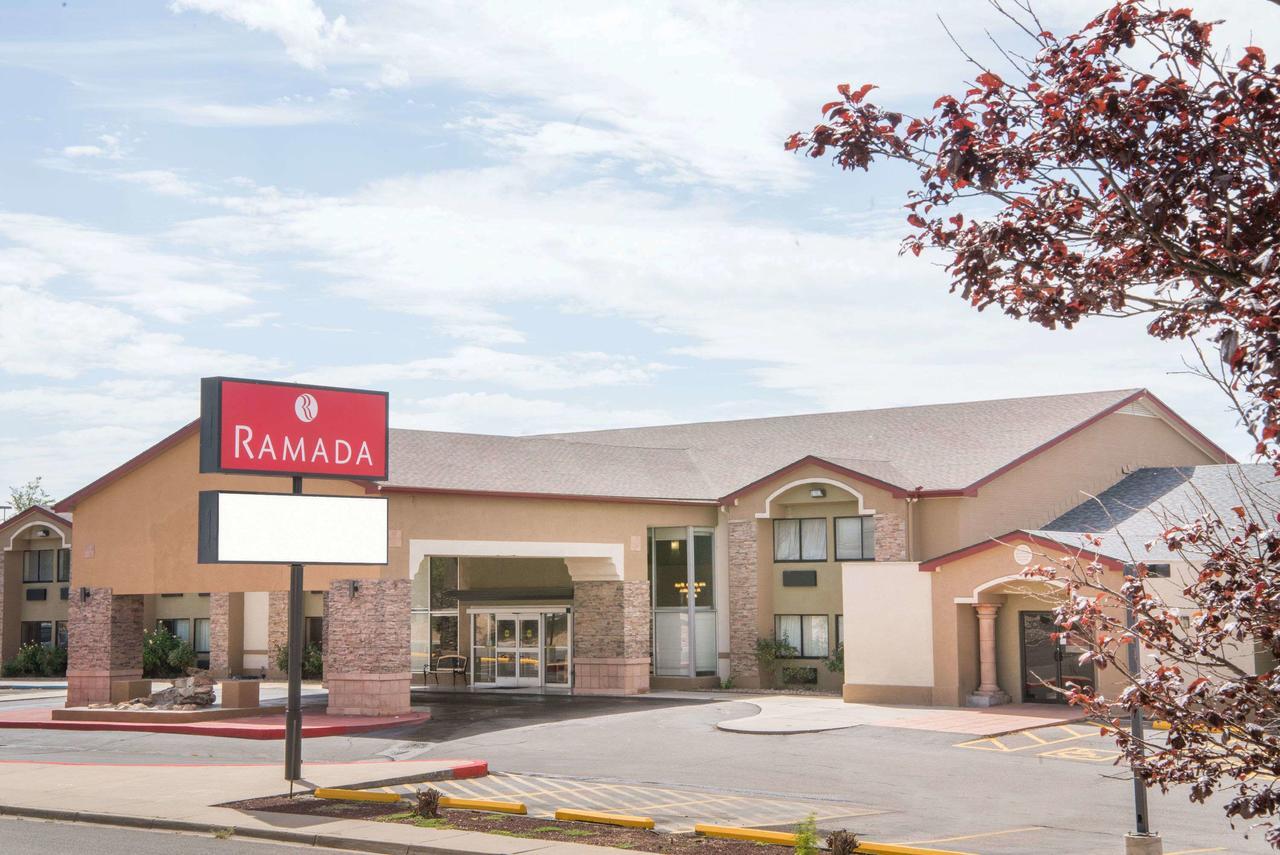 Ramada By Wyndham Albuquerque East Hotel Kültér fotó
